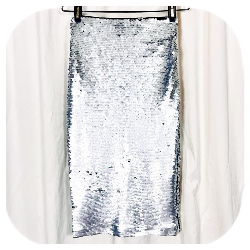 SUNCOO Metallic Chrome Silver Sequin Pencil Skirt Sz 2 Medieval Formalwear